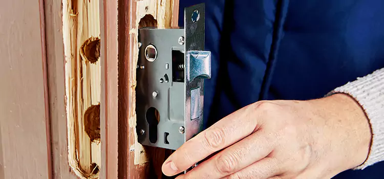 Garage Door Lock Replacement Oshkosh